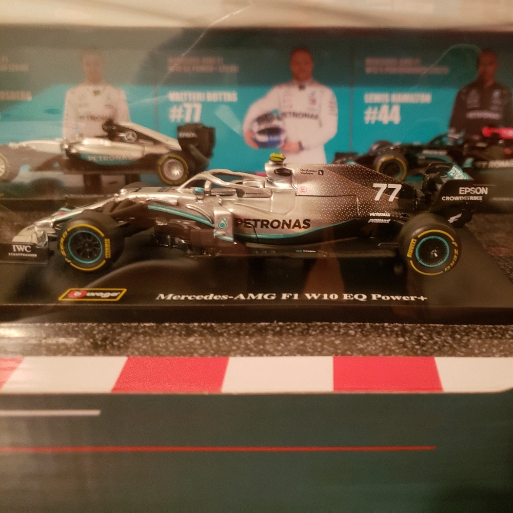 🏎 Formula 1 Mercedes Racing Cars 🏎 - Picture 4 of 16